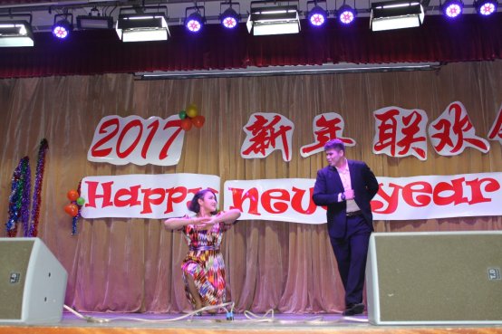 C:\Users\xds\Desktop\网站照片\2017元旦晚会\20161227112912902814.jpg