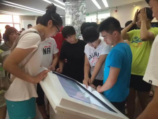 C:\Users\xds\Desktop\网站照片\2016参观校史馆\20160708145933008194.jpg